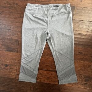 Reebok Women's Capri Compression Athletic Pants Size XL
